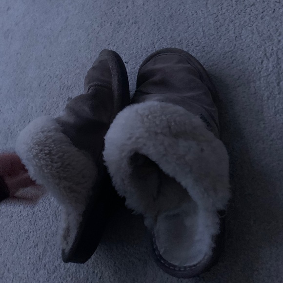 Slippers - Picture 3 of 5